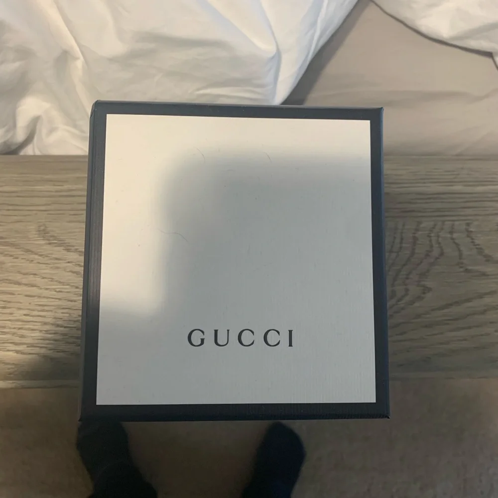 Gucci Mens watch never worn with tags - Picture 2 of 5